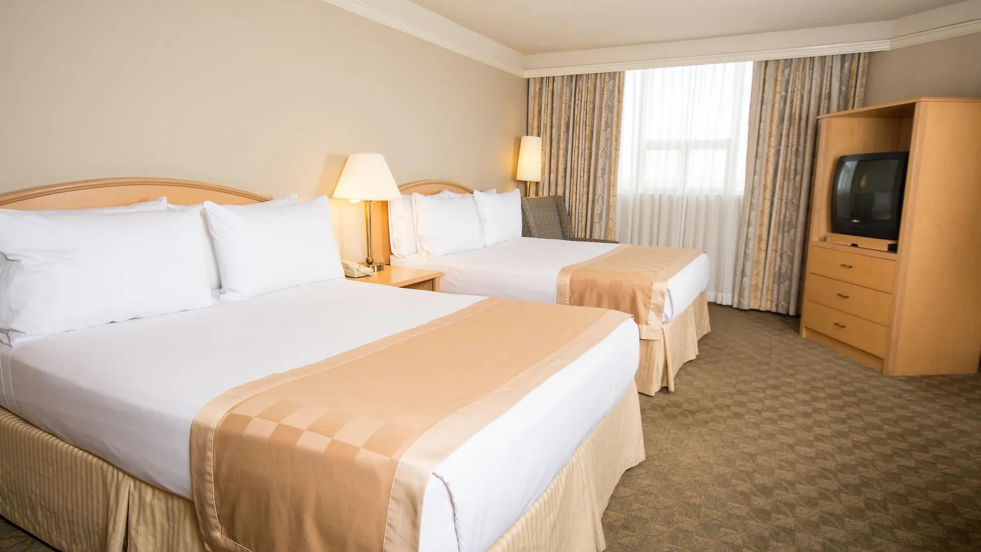 Edmonton Inn And Conference Centre 3*,